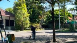 PLN Icon Plus SBU Regional Bali dan Nusa Tenggara Ajak Pegawai Menjaga Kebersihan Area Kantor